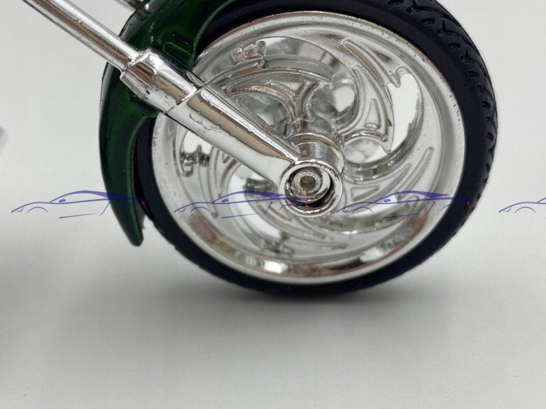 Chopper Iron CUSTOM green black 1:18 Motormax > Motormax